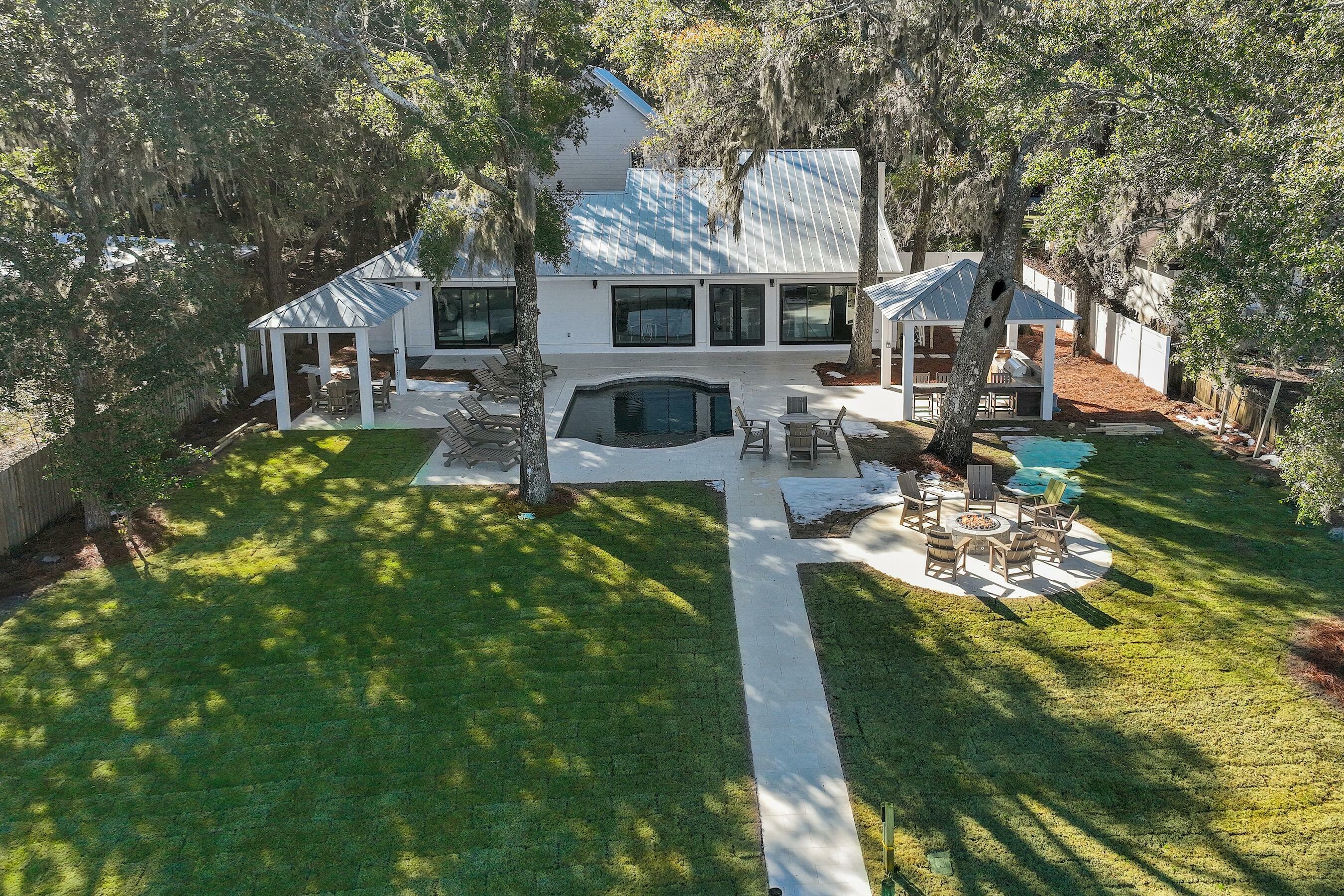 Property Photo: 194 W Mitchell Avenue FL 32459