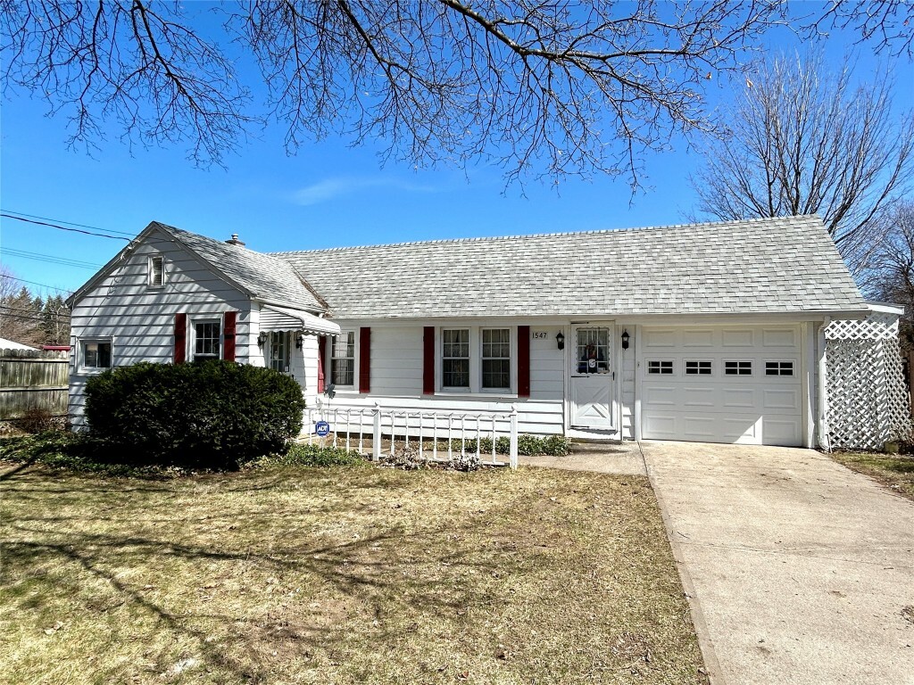 1547 Garloch Drive  Erie PA 16505 photo