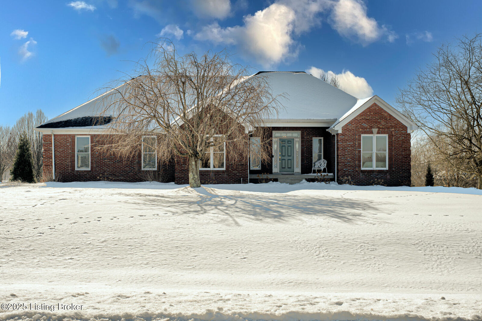 Property Photo:  2106 Clarke Pointe Dr  KY 40014 