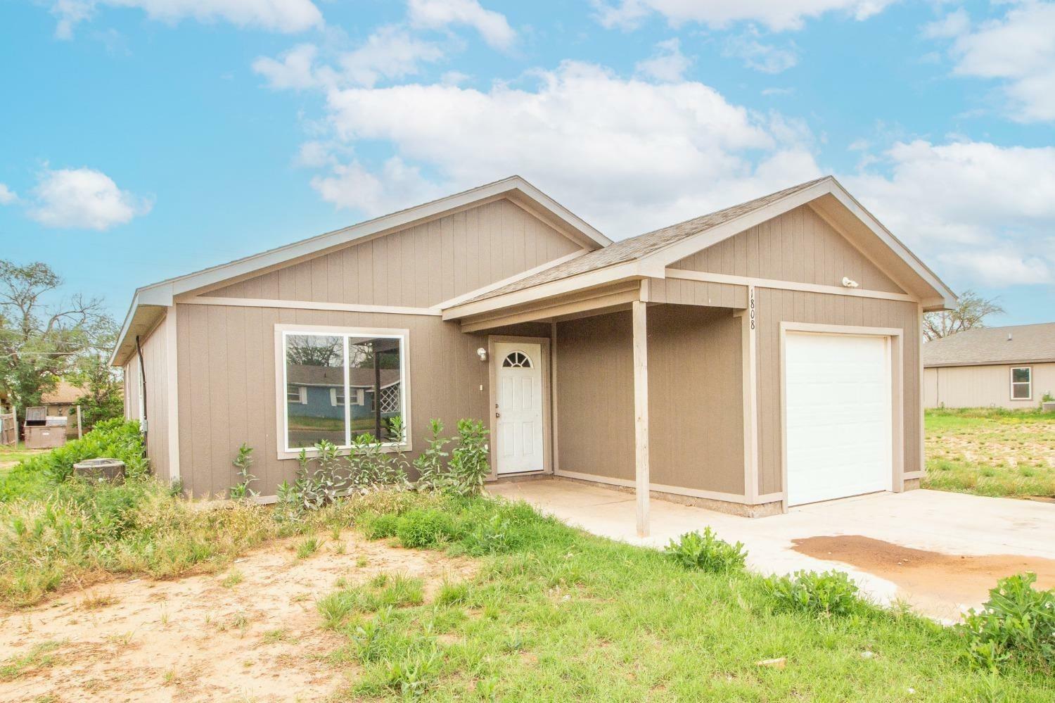Property Photo: 1808 E Auburn TX 79403