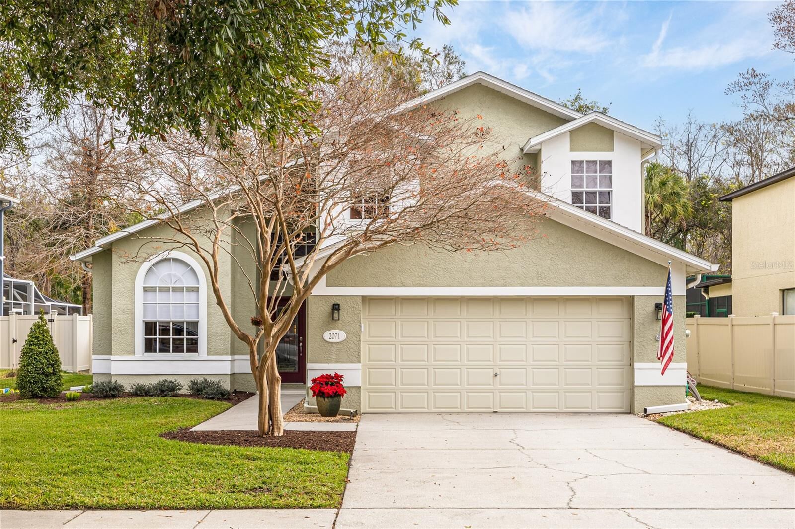 Property Photo: 2071 Otter Way FL 34685