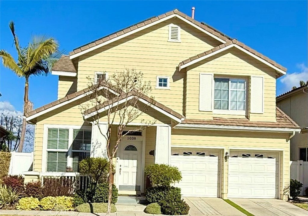 Property Photo:  1038 Cottage Way  CA 92024 