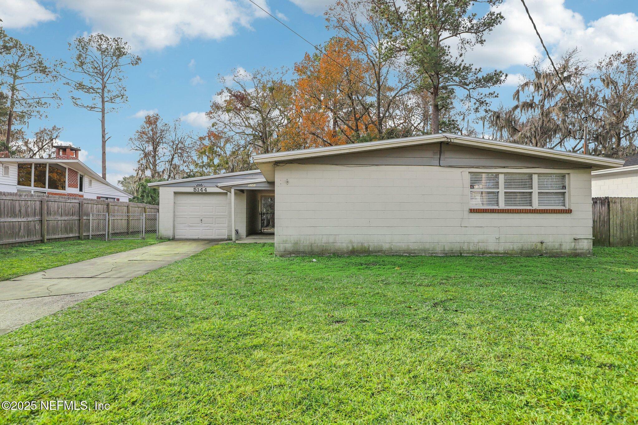 Property Photo:  5144 South Pines Drive  FL 32207 