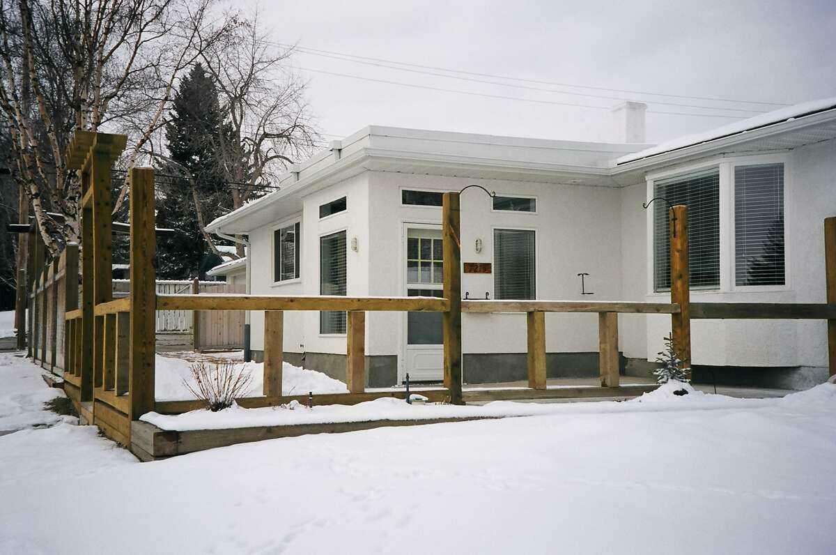 Property Photo: 7215 5 Street SW AB T2V 1B3