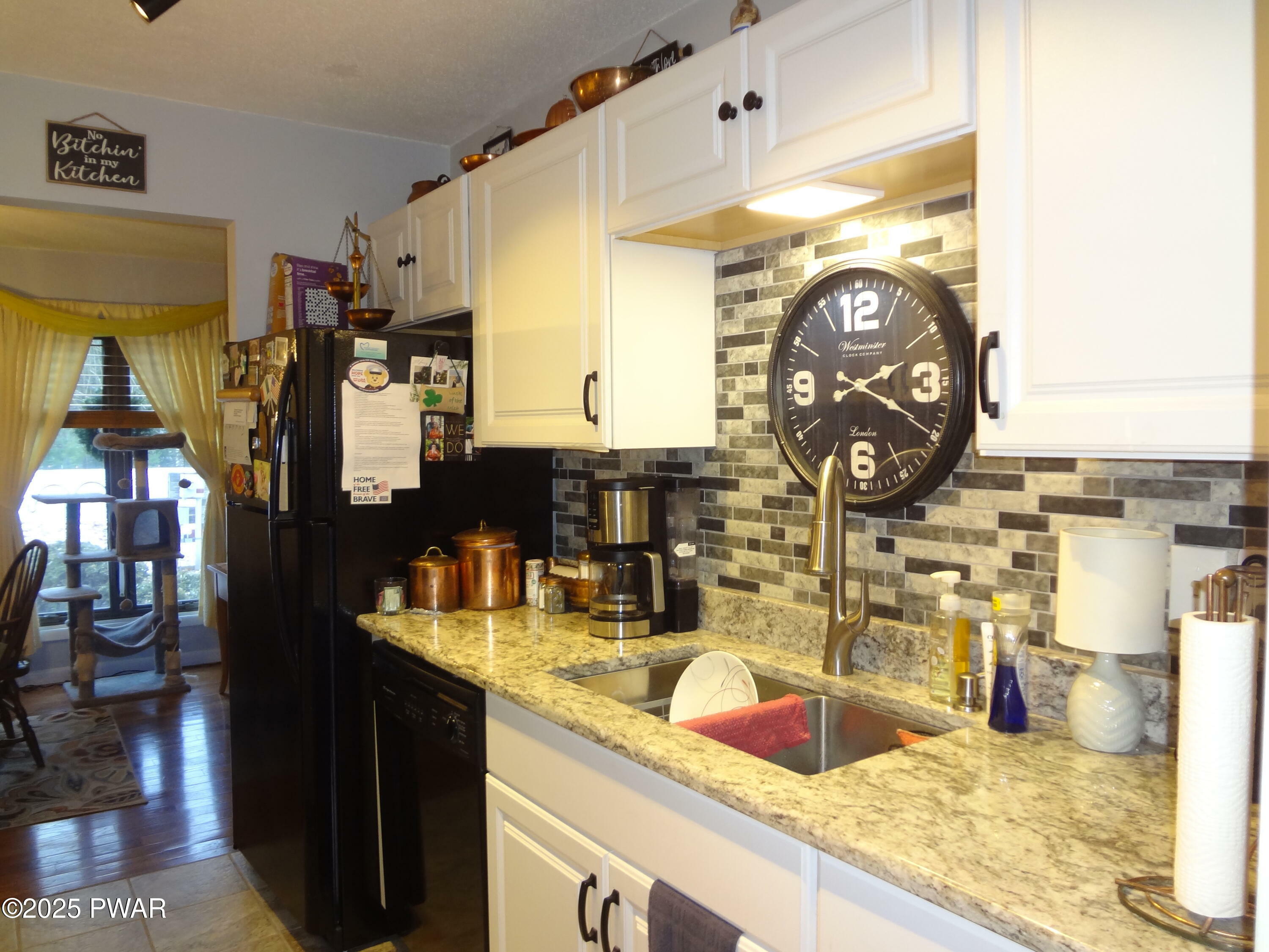 Property Photo: 104 Ponderosa Court PA 18426
