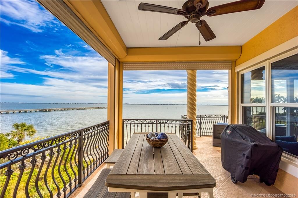 Property Photo: 1529 NE Outrigger Landings Drive 304 FL 34957