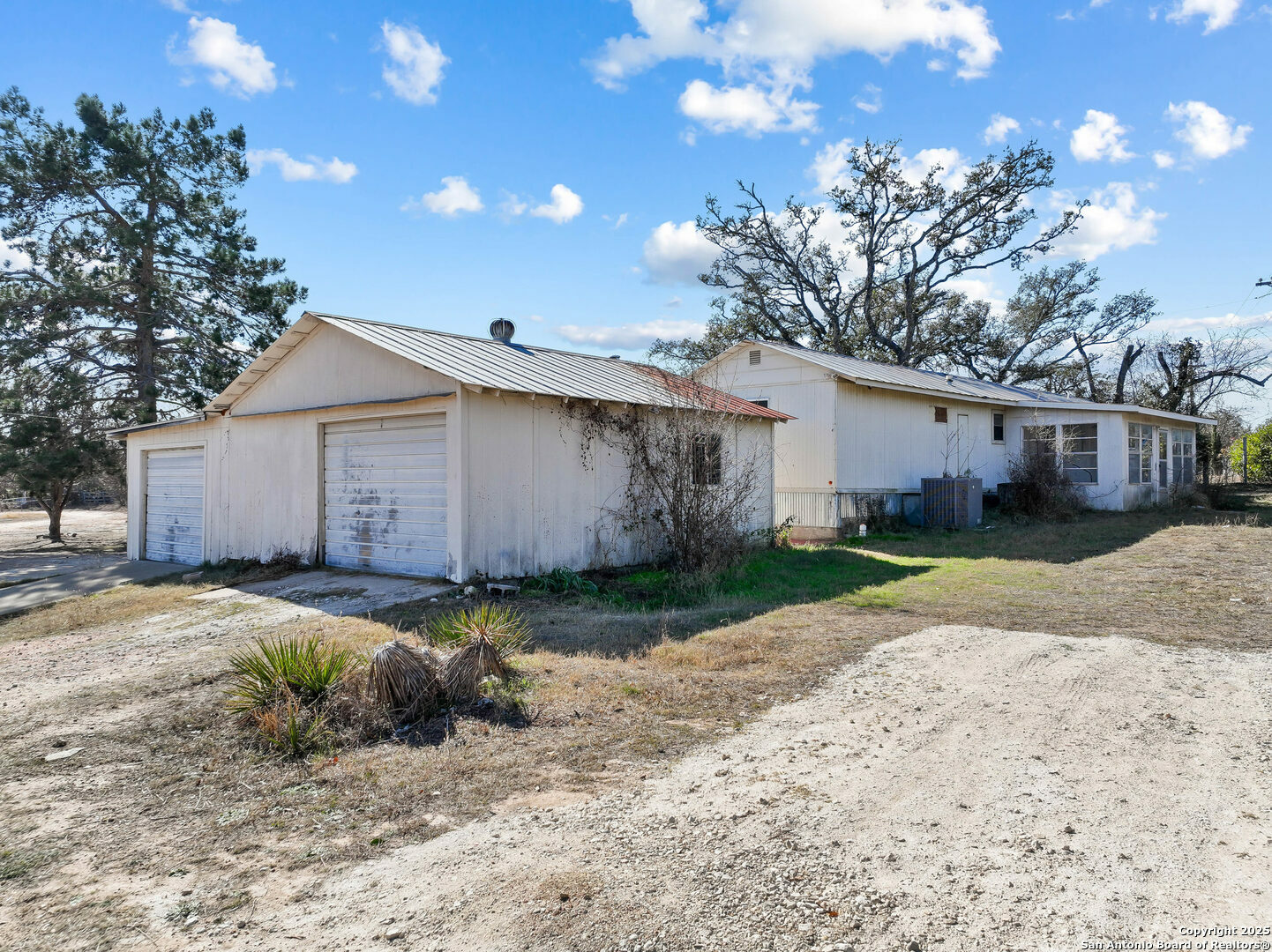 Property Photo: 2387 W US Hwy 290 TX 78624