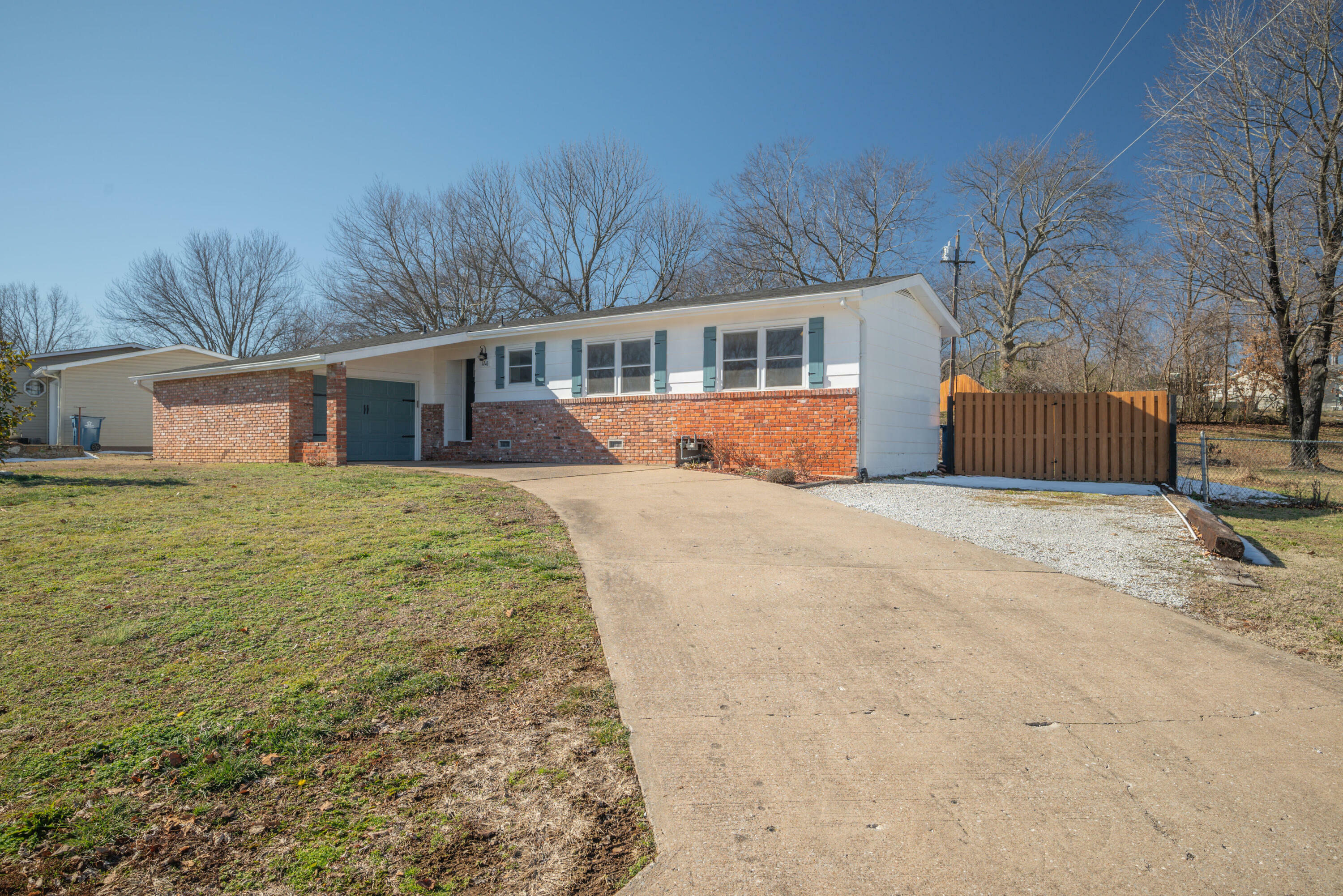 Property Photo:  1216 Ozark Drive  MO 64850 