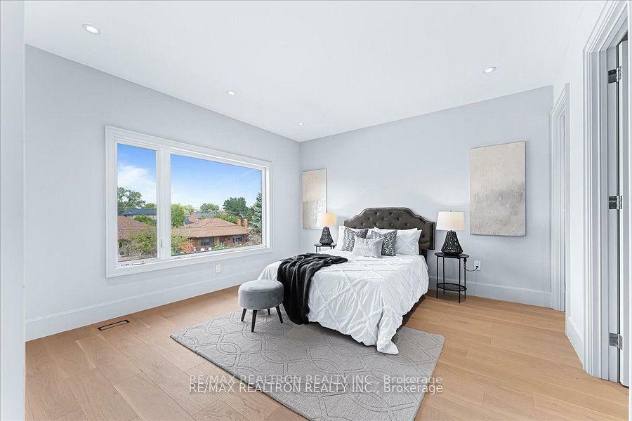 Property Photo: 275 Reiner Road ON M3H 2M5