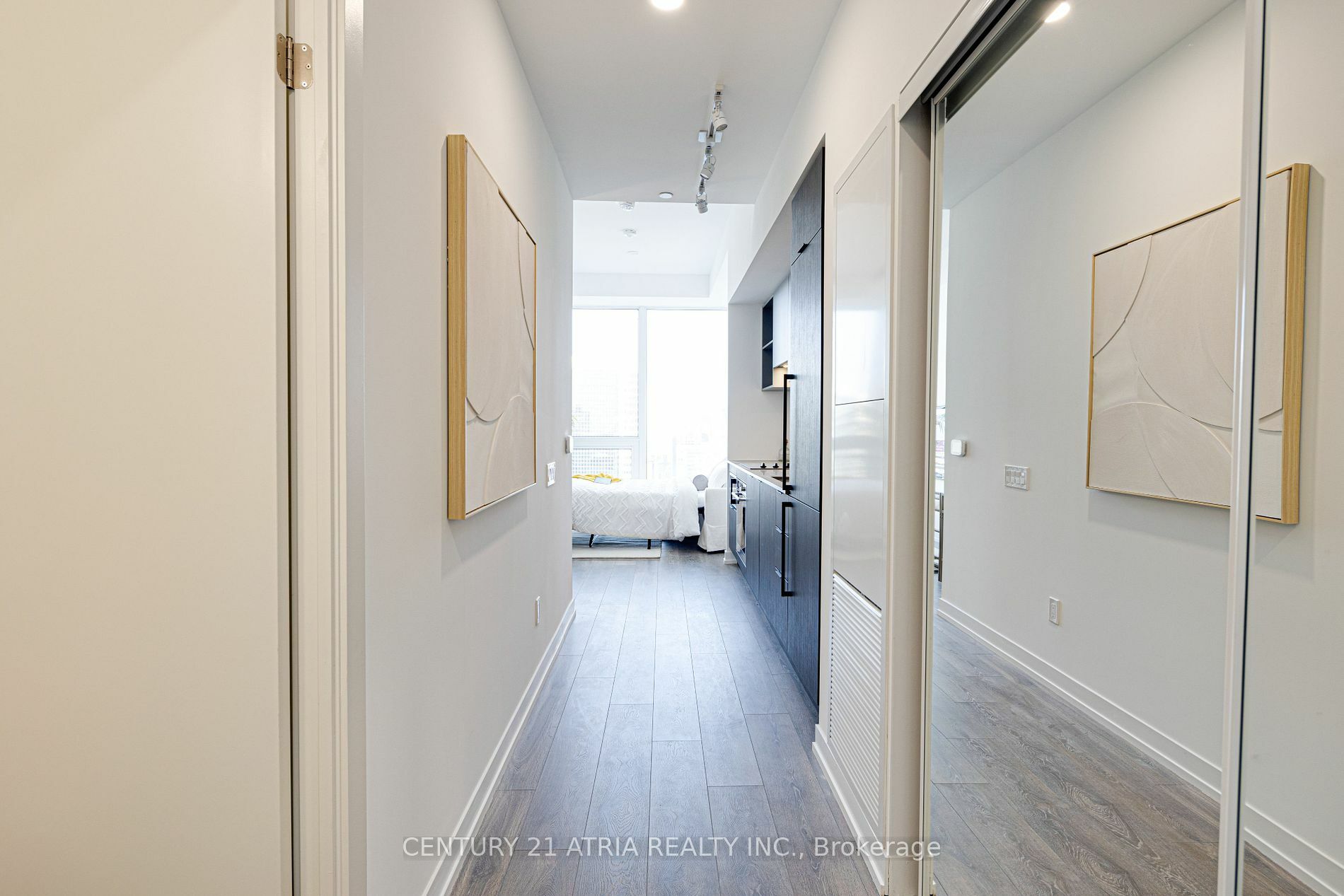 82 Dalhousie St Ph09  Toronto ON M5B 0C5 photo