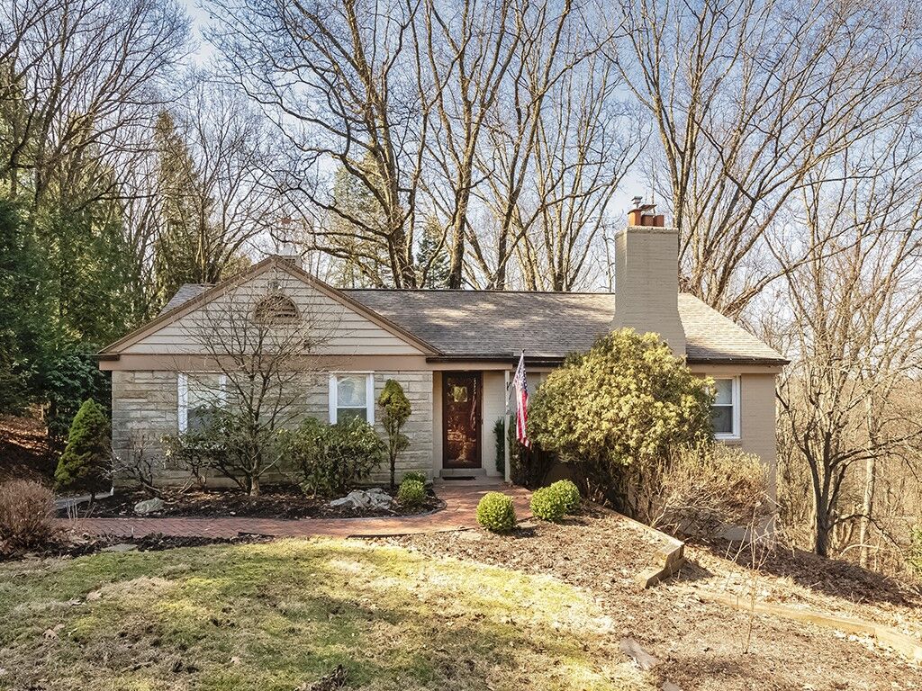 Property Photo: 461 Fairview PA 15238