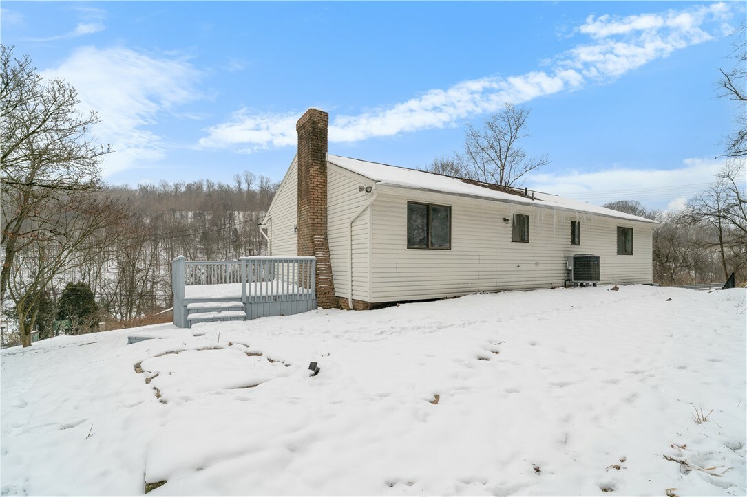 Property Photo:  700 Milltown Road  PA 15068 