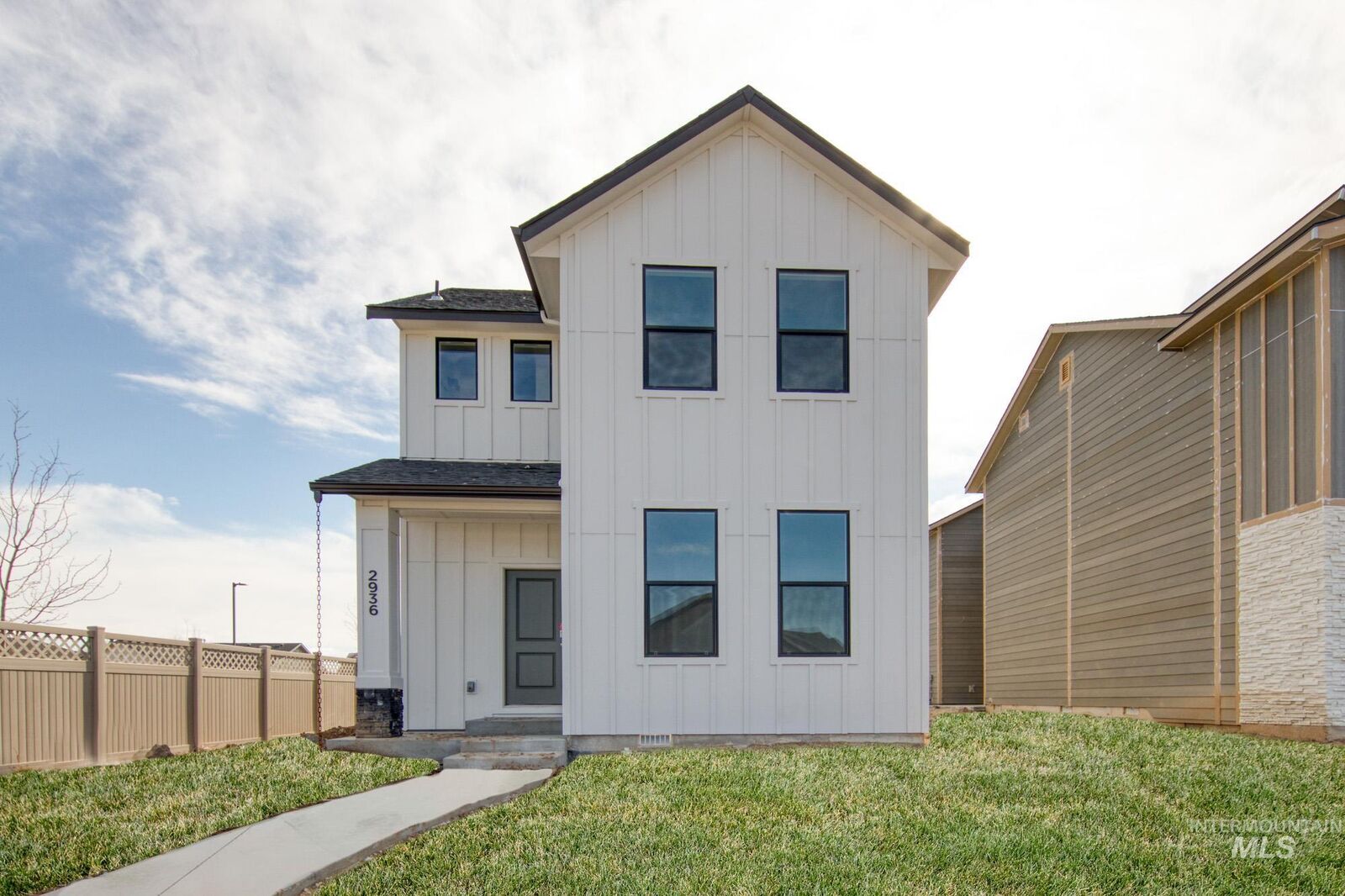 Property Photo:  2936 N Eagle Meadow Ave  ID 83634 