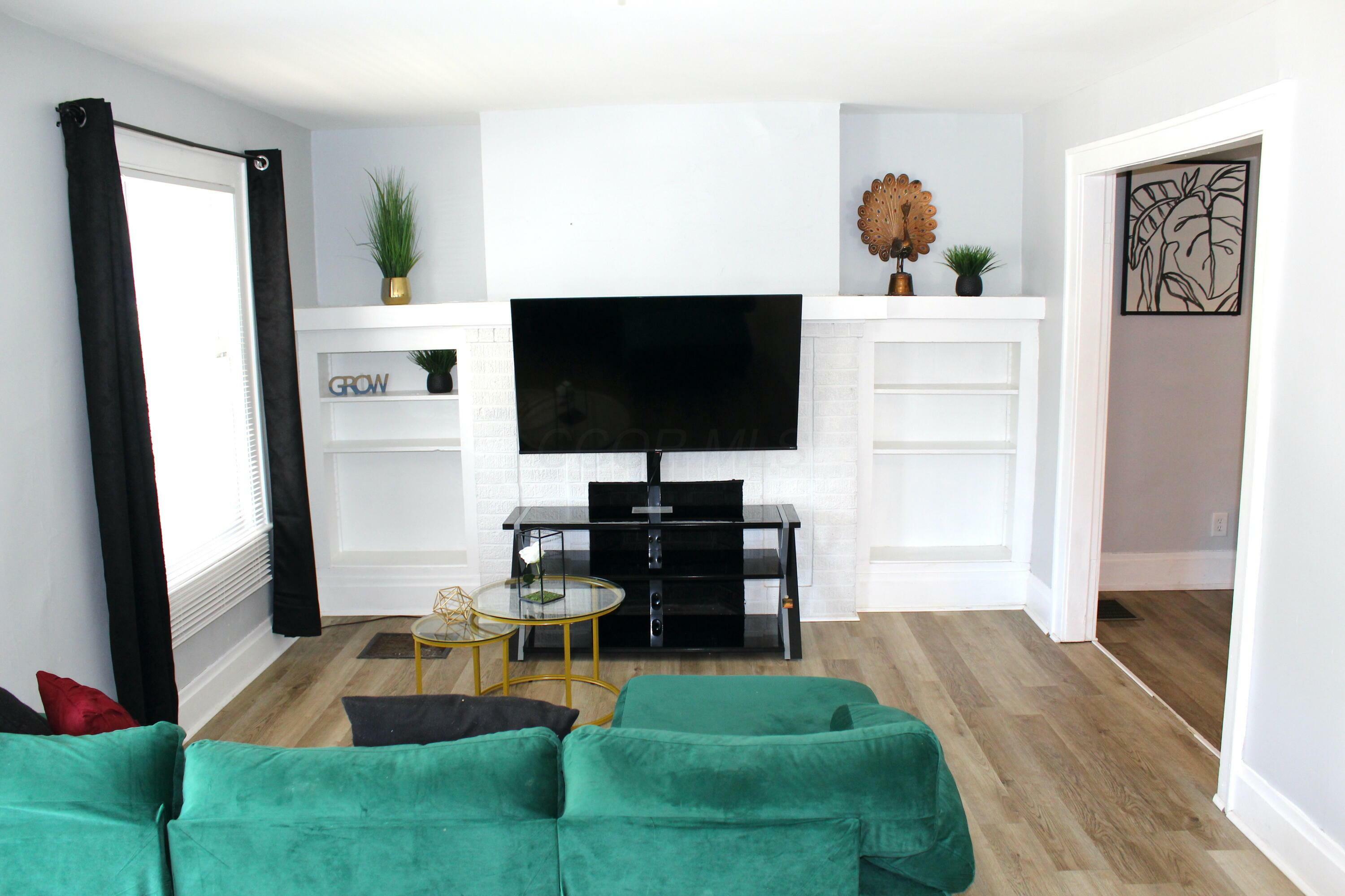 Property Photo: 850 E Whittier Street OH 43206