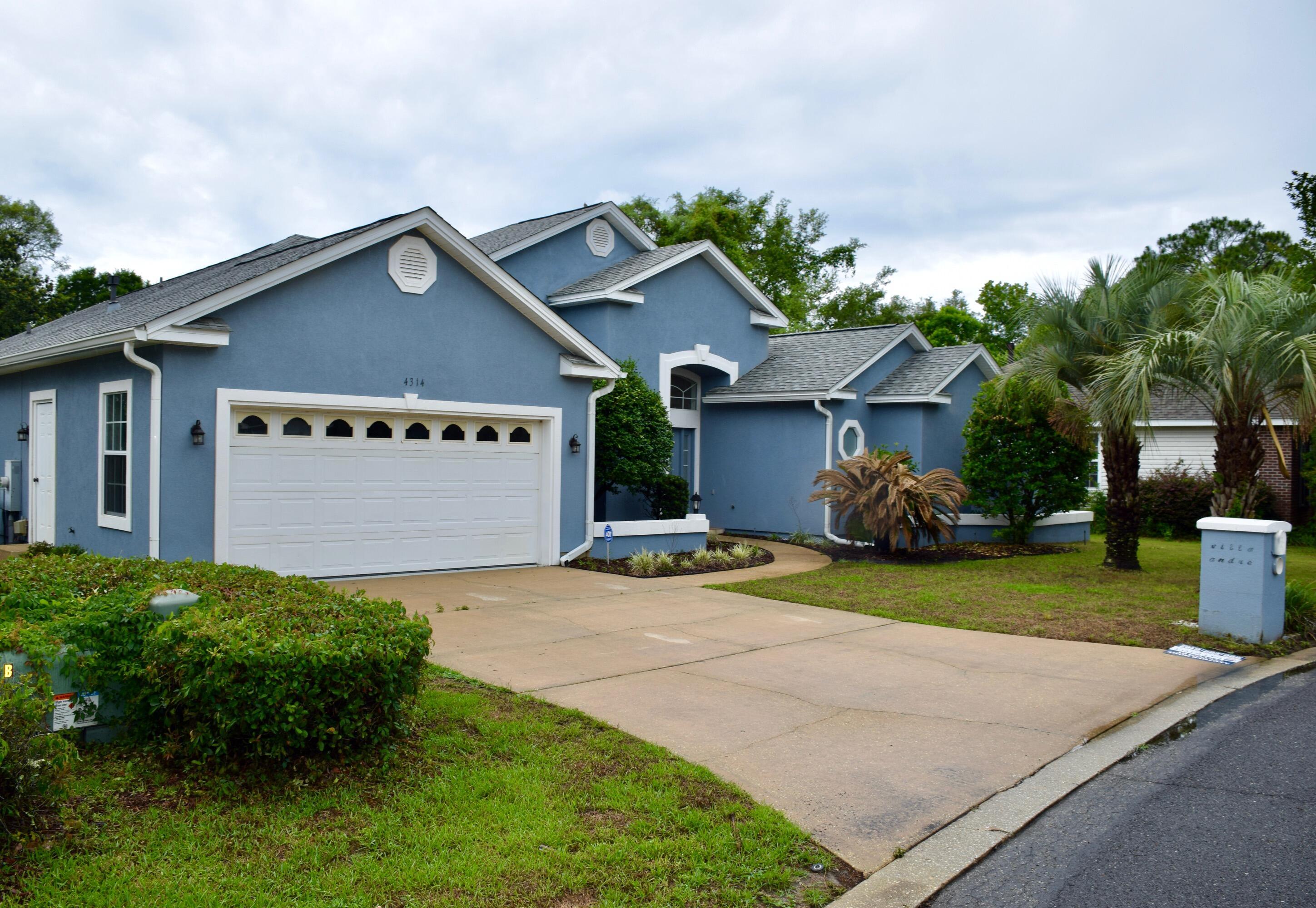 Property Photo: 4314 Hidden Lakes Drive FL 32578