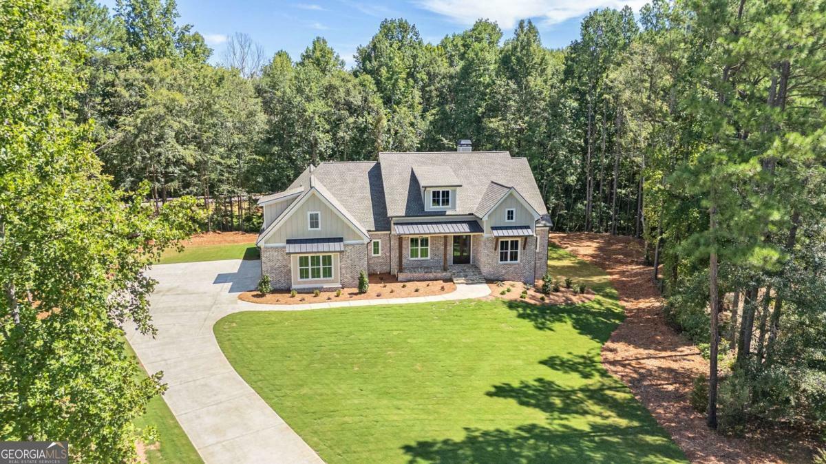 Property Photo: 1041 Pin Oak Court GA 30621