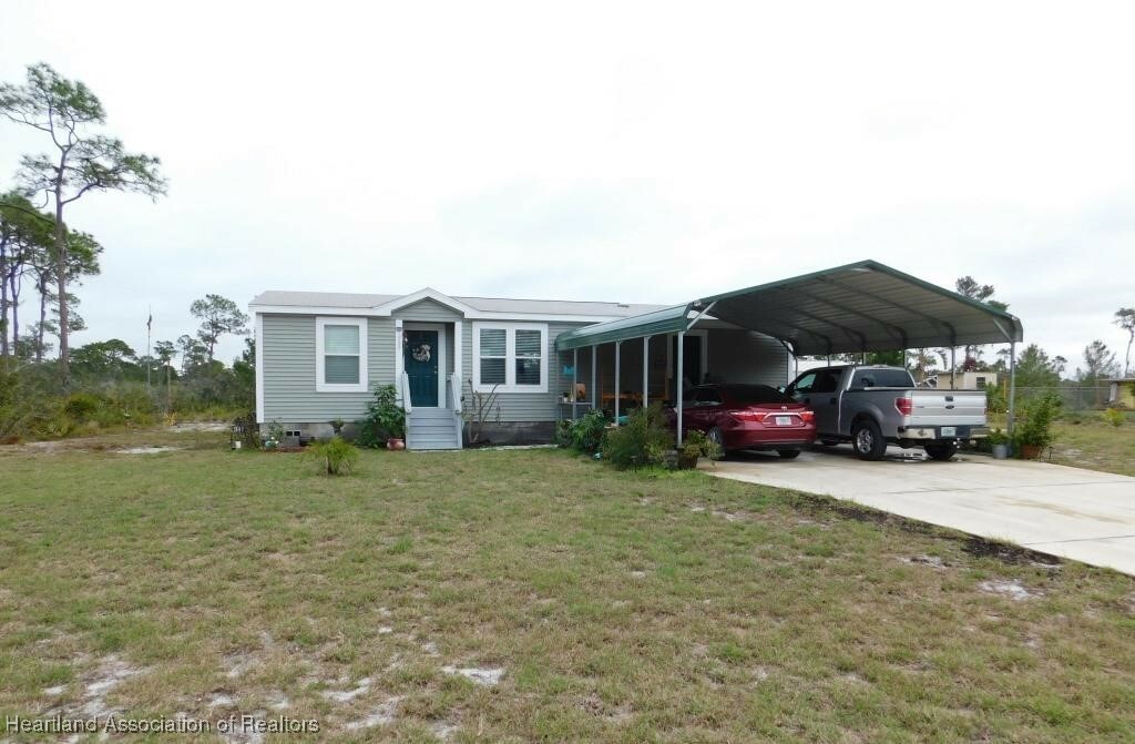 Property Photo:  1500 Barn Owl Street  FL 33870 