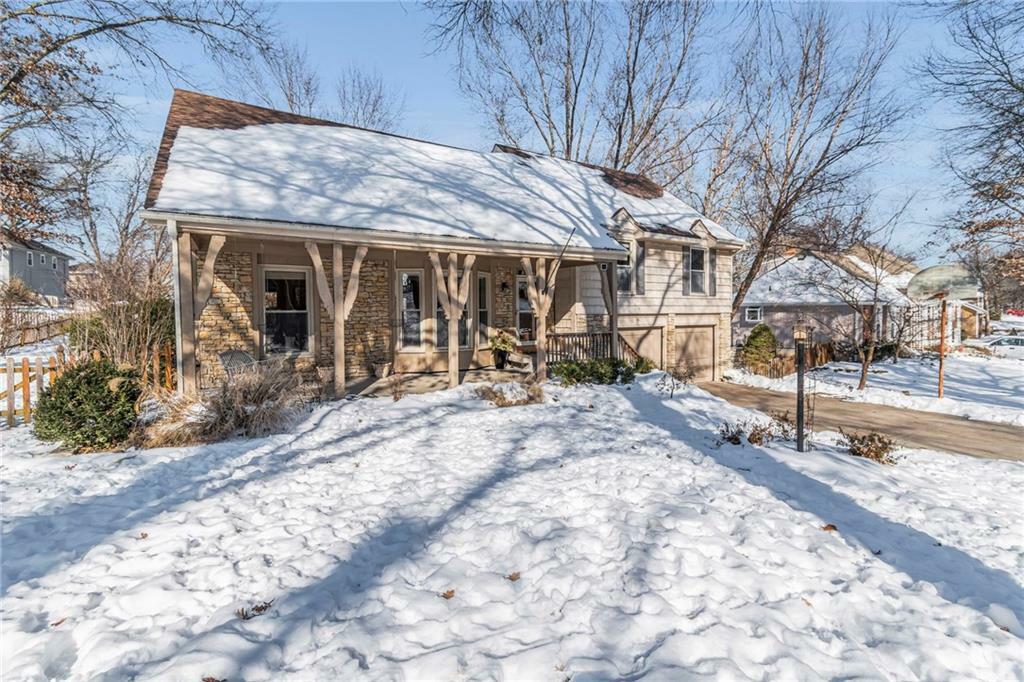 Property Photo:  8106 NW Twin Oaks Drive  MO 64151 