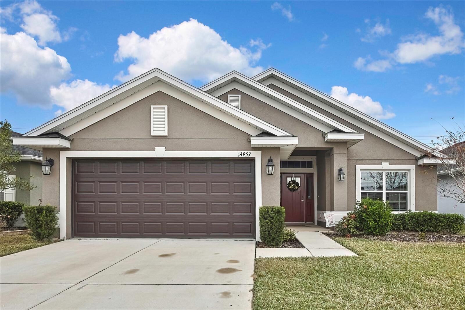 Property Photo:  14957 Potterton Circle  FL 34667 