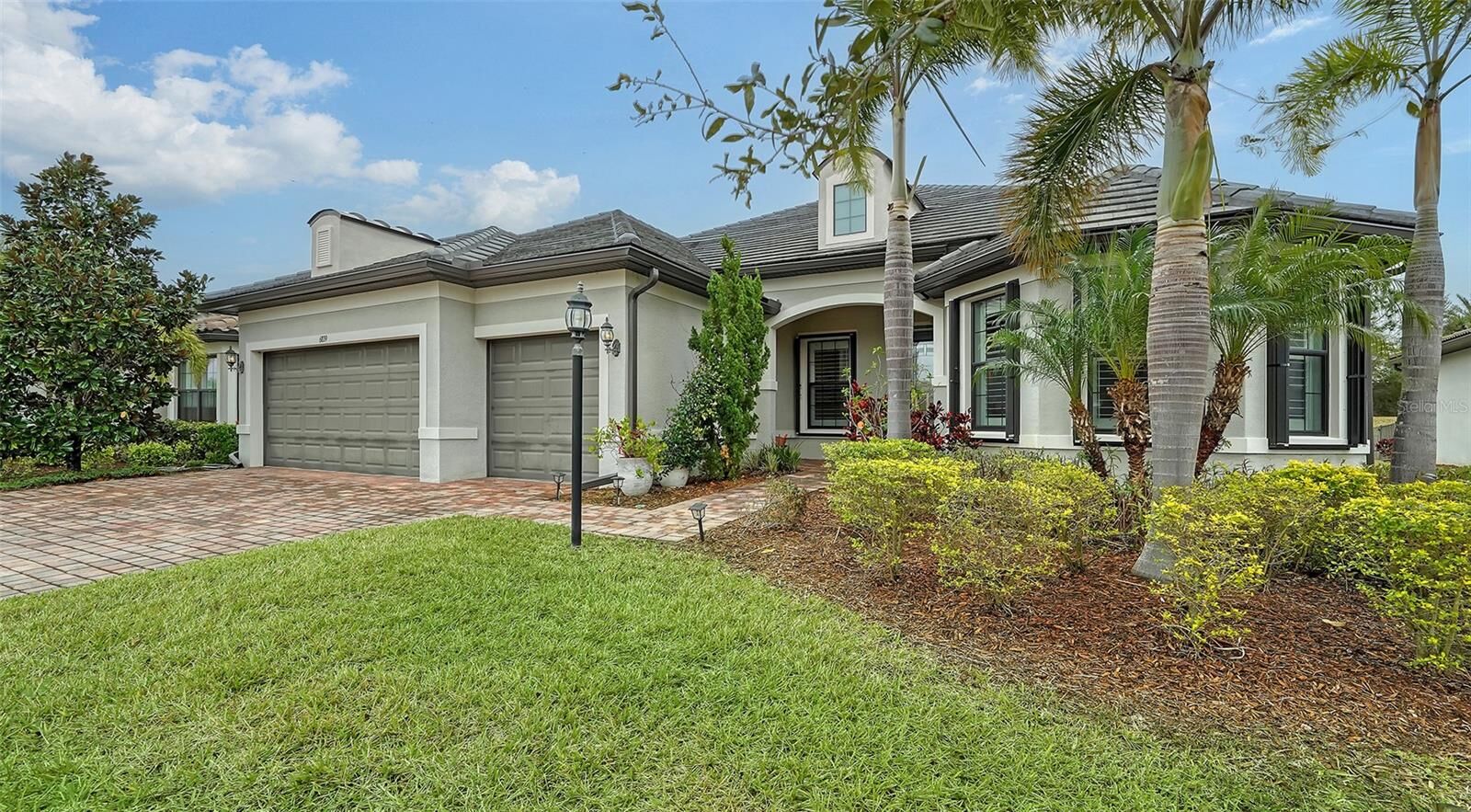 Property Photo: 6839 Chester Trail FL 34202