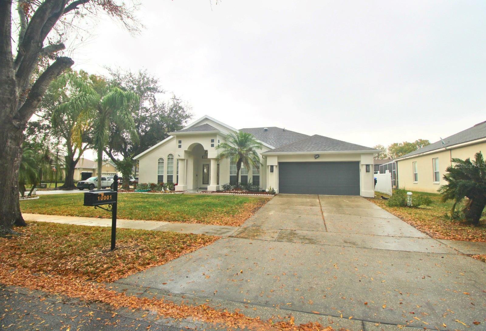 Property Photo:  10001 Newington Drive  FL 32836 