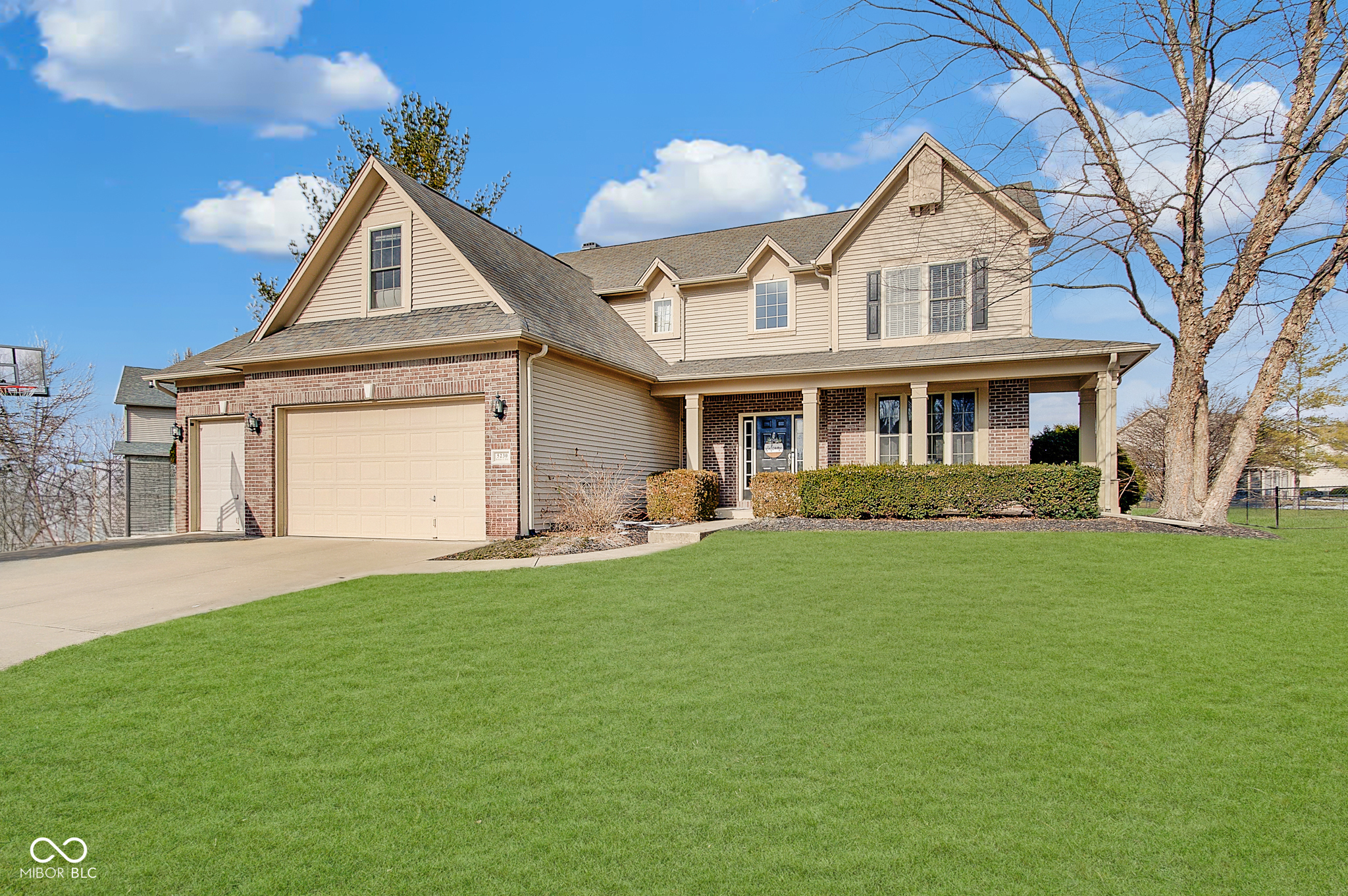 Property Photo: 5230 Berkshire South Boulevard IN 46142