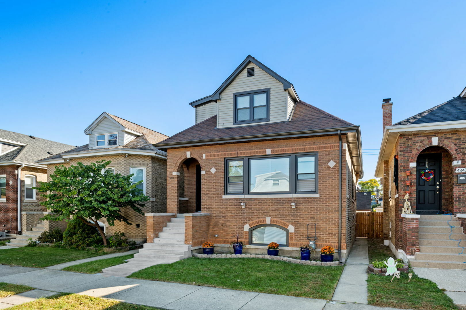 Property Photo:  4849 N Merrimac Avenue  IL 60630 