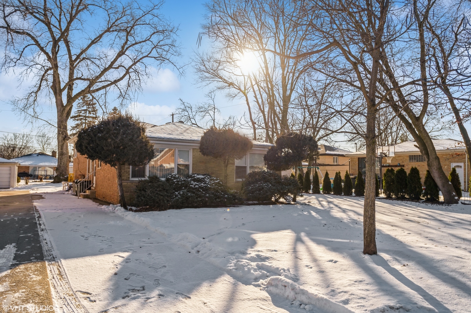 Property Photo:  3935 W Jarvis Avenue  IL 60712 