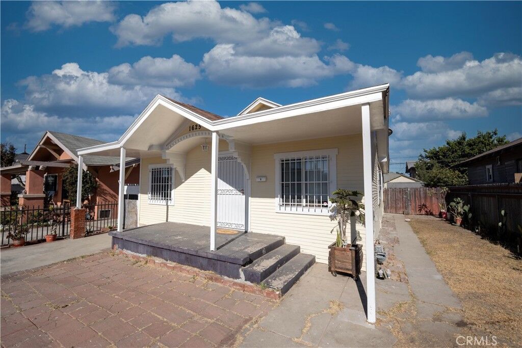 Property Photo:  1625 W 47th Street  CA 90062 