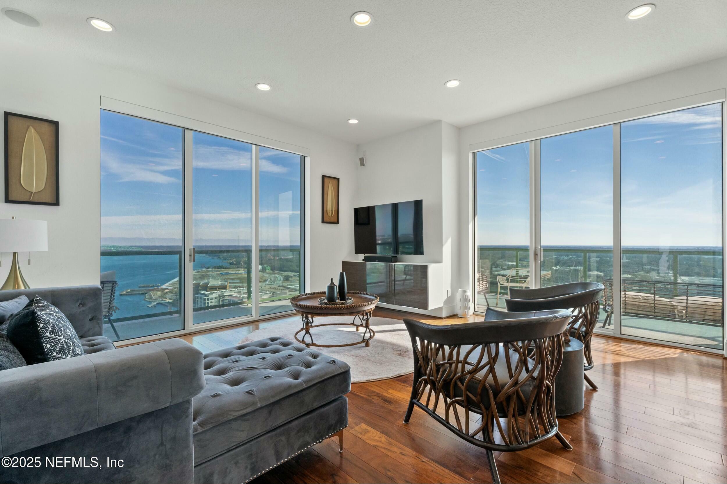 Property Photo: 1431 Riverplace Boulevard 2310 FL 32207