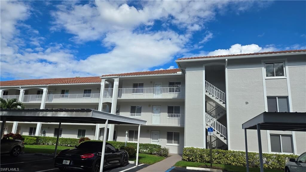 Property Photo:  5985 Bloomfield Cir D307  FL 34112 