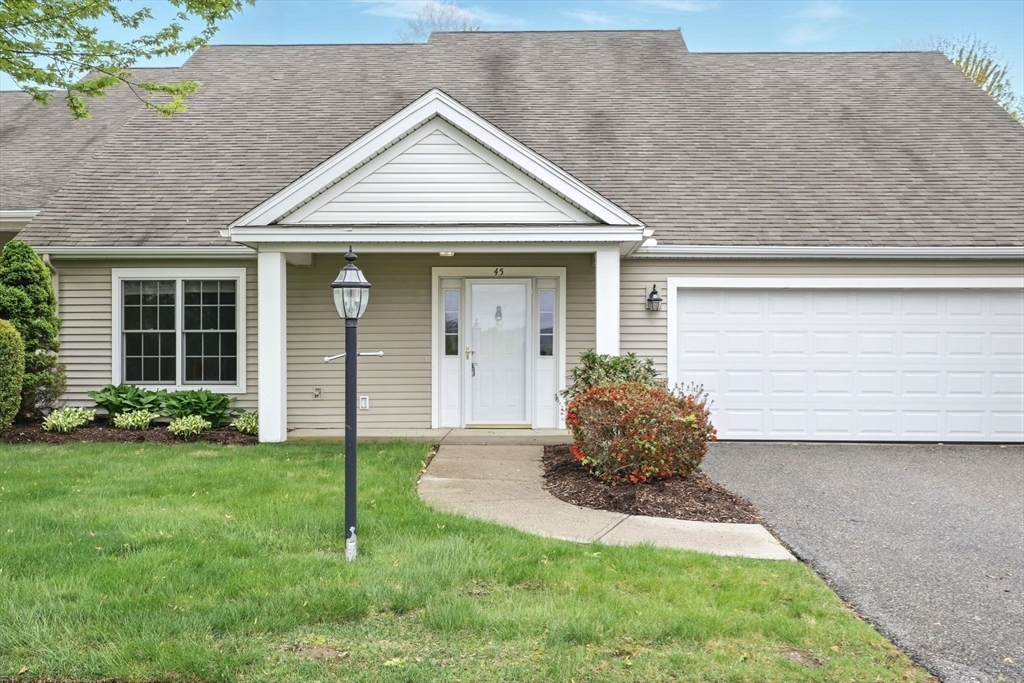 Property Photo: 45 Ivy Circle 45 MA 01095