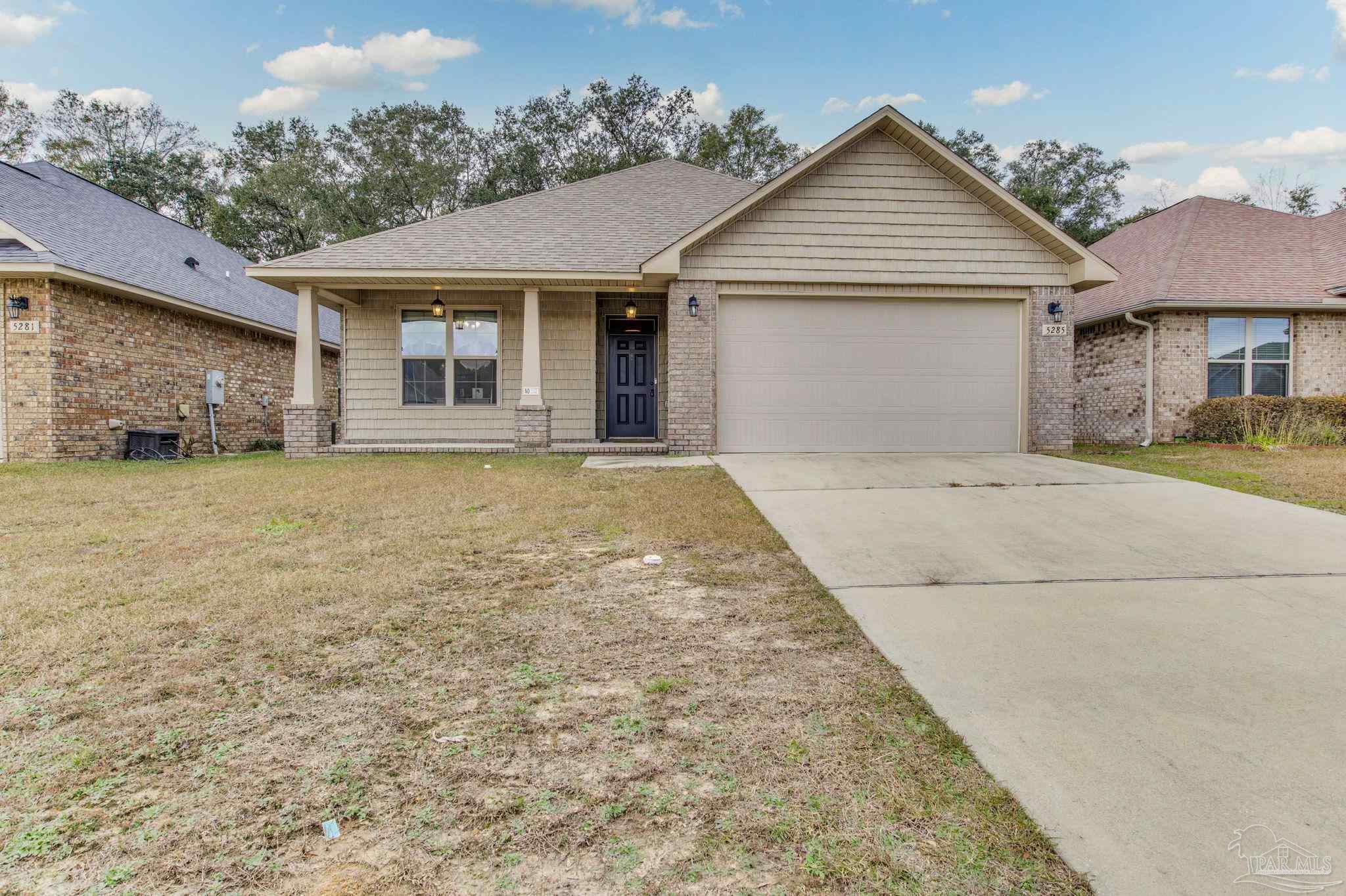 Property Photo: 5285 Parkside Dr FL 32571