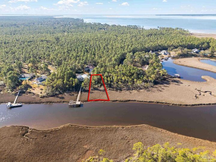 Property Photo: 5690 Tarpon Ct FL 32583