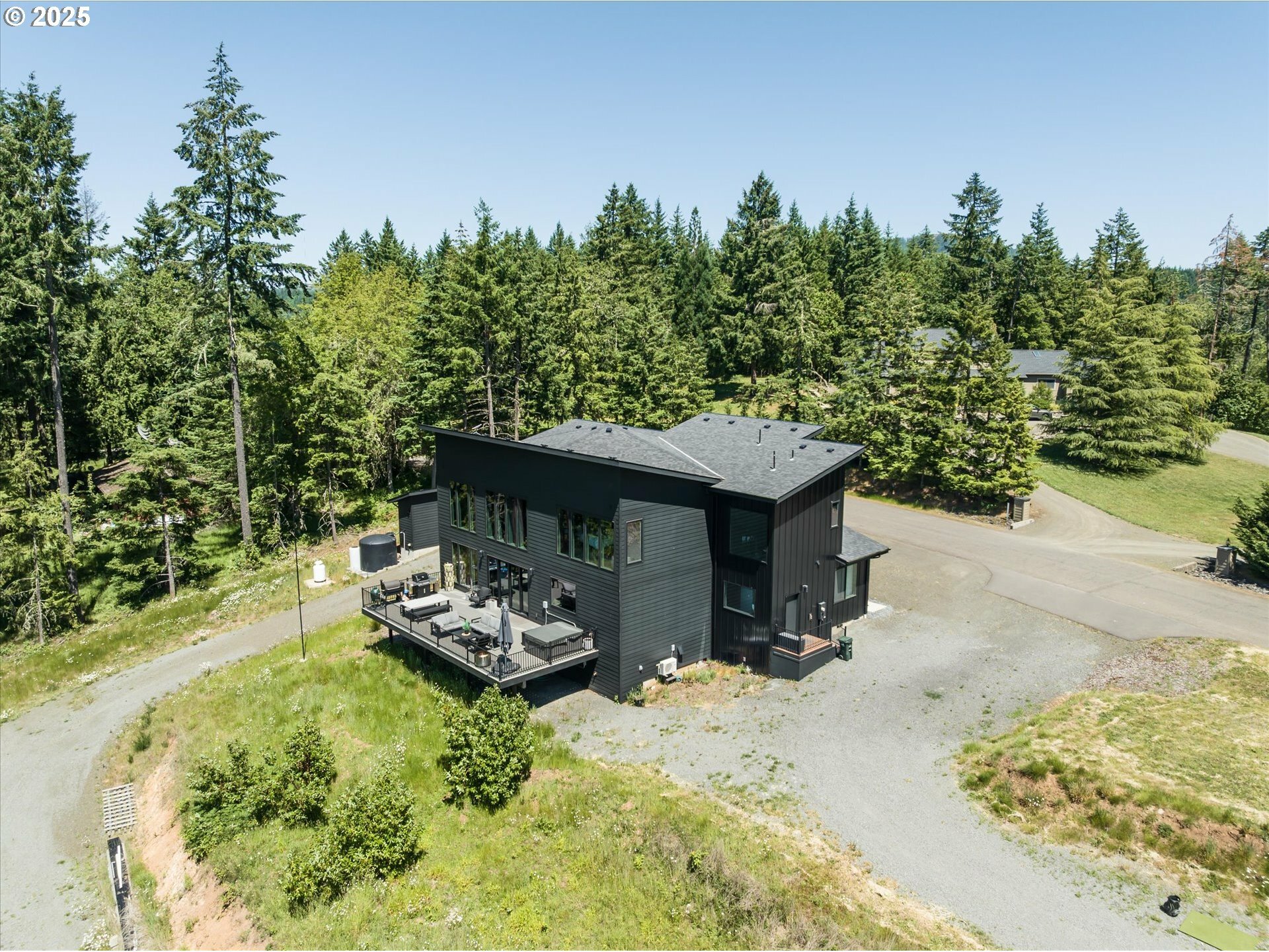 Property Photo: 85168 Strayer Pl OR 97405
