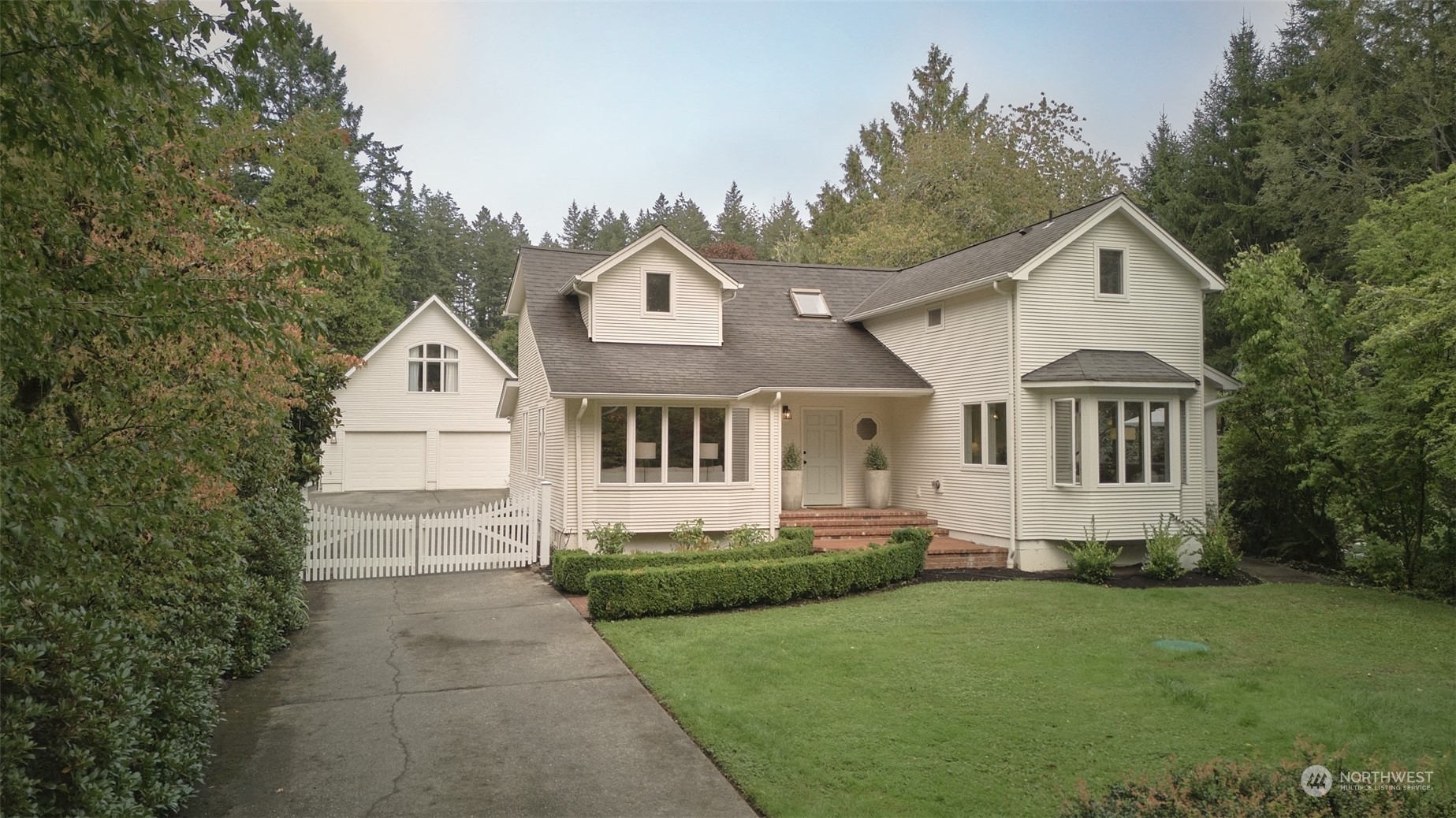 Property Photo:  5990  Battle Point Drive NE  WA 98110 