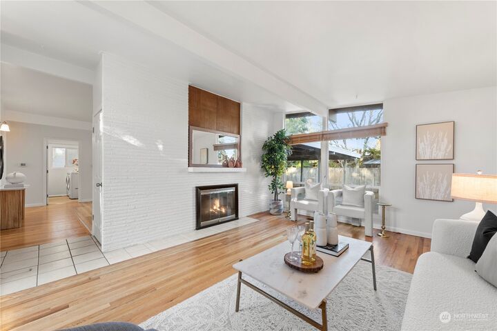 Property Photo: 14214 SE 14th Street WA 98007