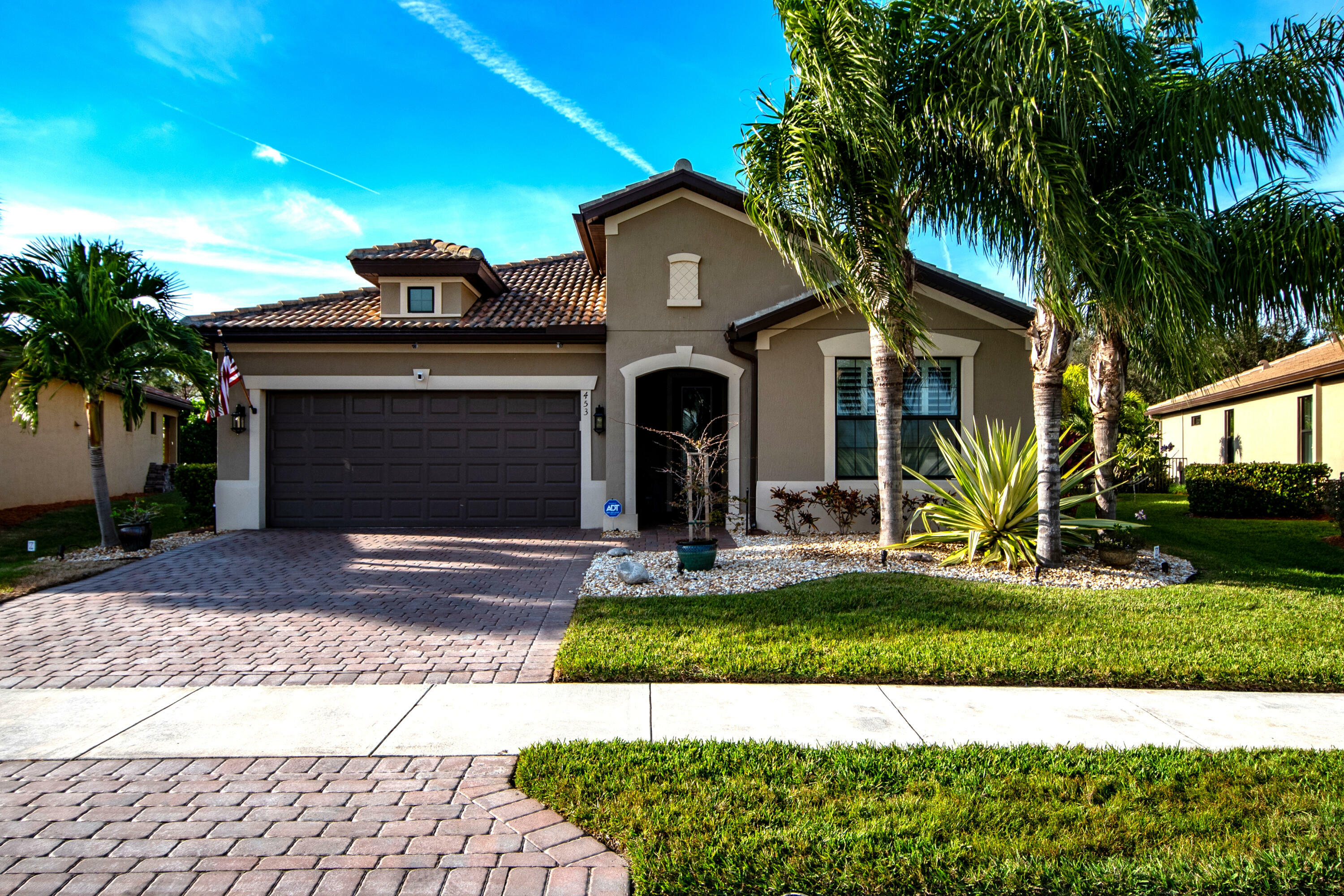 Property Photo: 453 SE Bancroft Court FL 34984