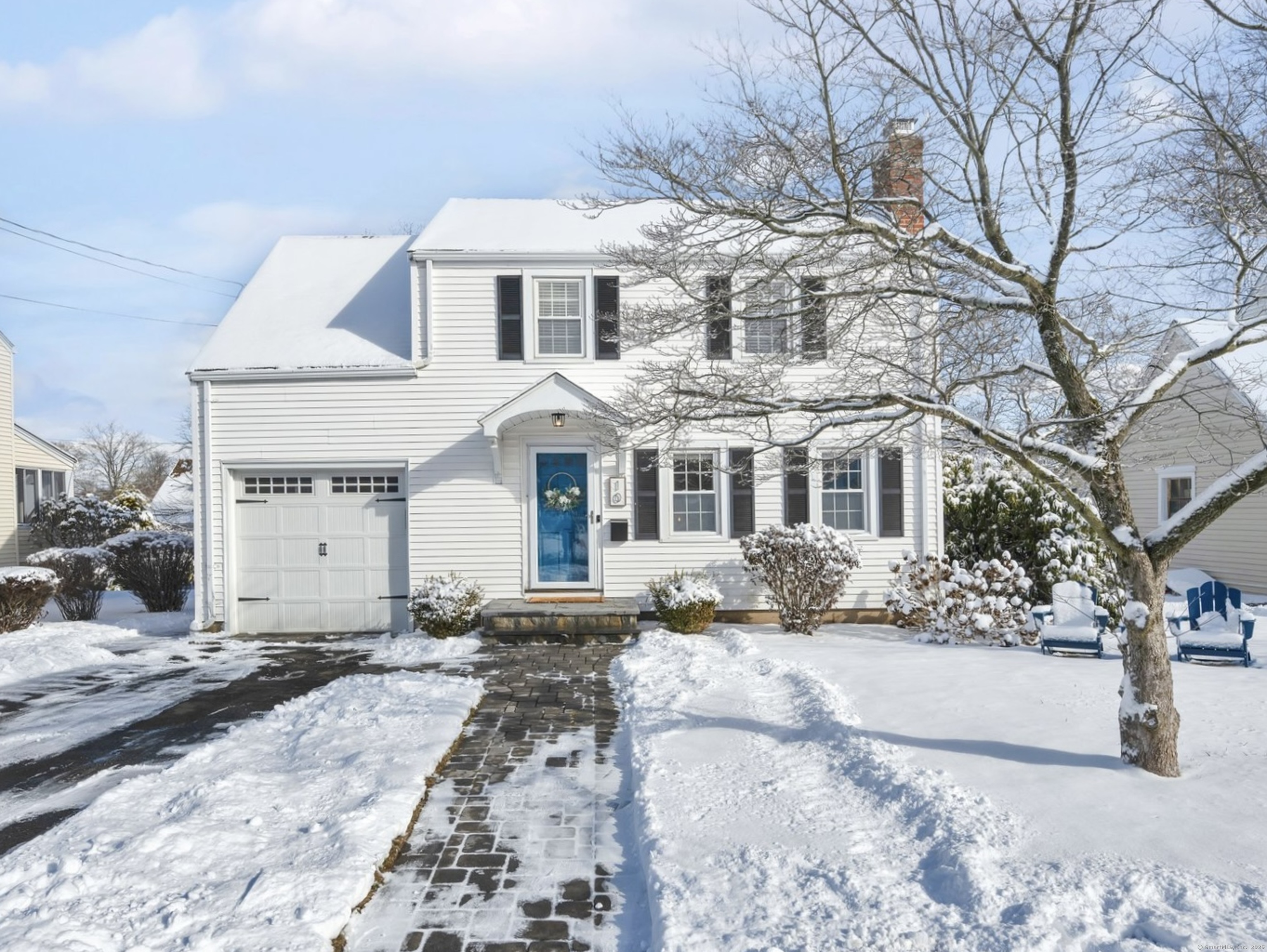 Property Photo:  10 Greenacres Avenue  CT 06107 