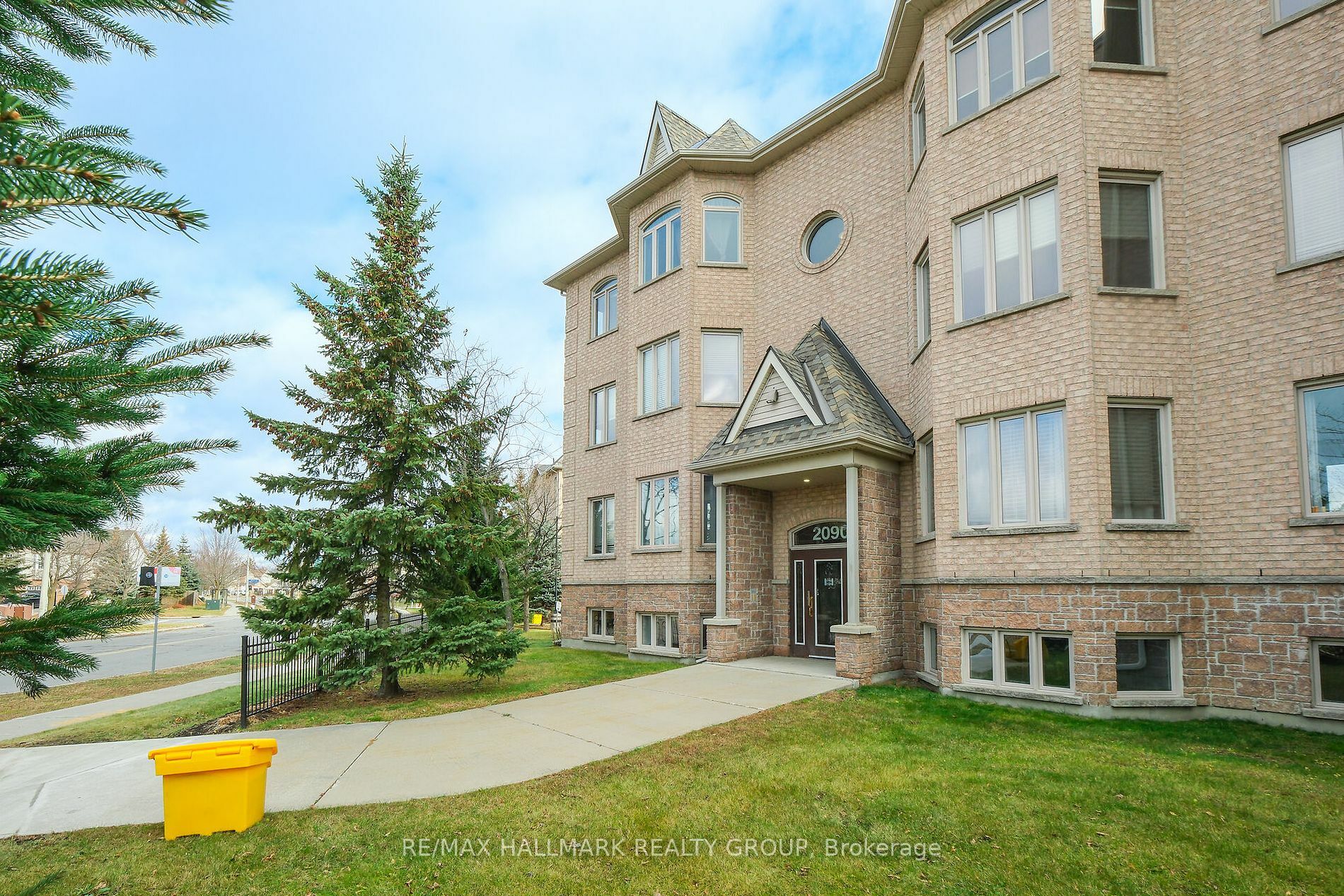 Property Photo:  2090 Valin St 6  ON K4A 0C1 