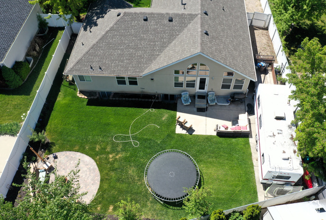 Property Photo:  1094 W 400 S  UT 84041 