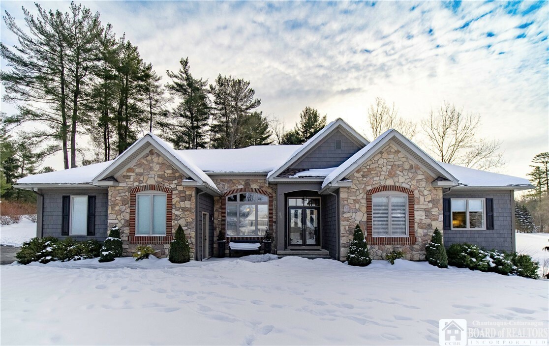 Property Photo: 86 Nottingham Circle NY 14701