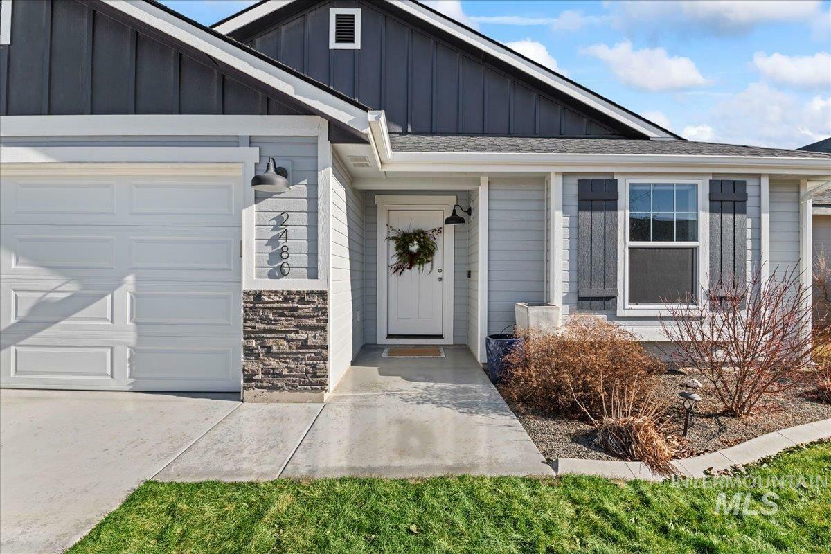 Property Photo: 2480 N Ridgecreek ID 83634