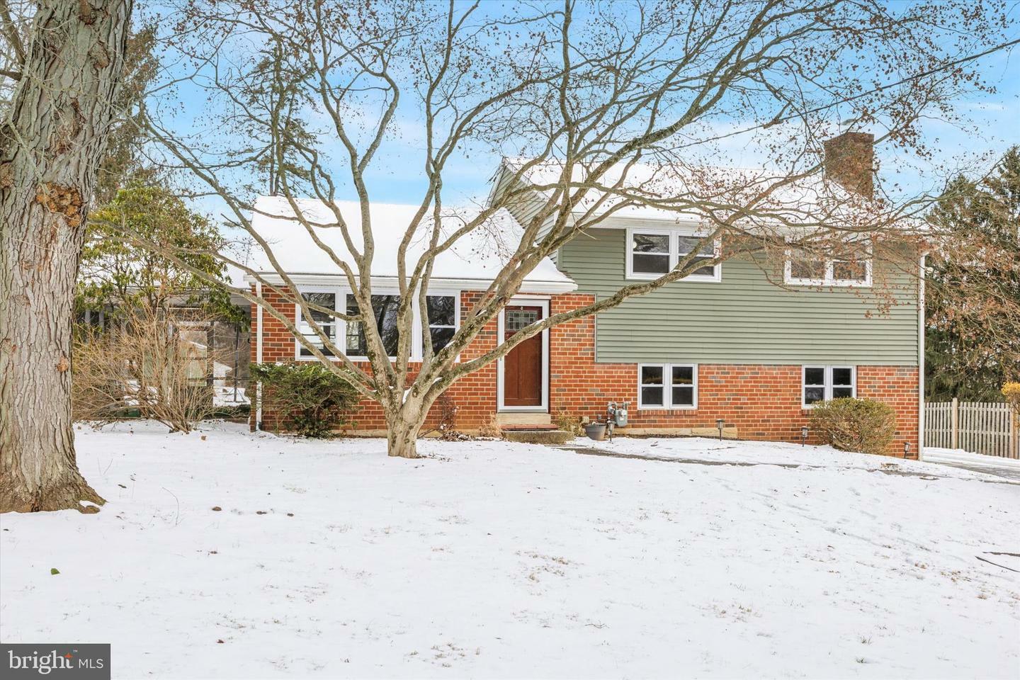 Property Photo:  233 S Pennell Road  PA 19063 