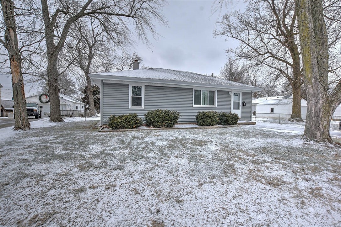 Property Photo:  4 1st South Shores Avenue  IL 62521 