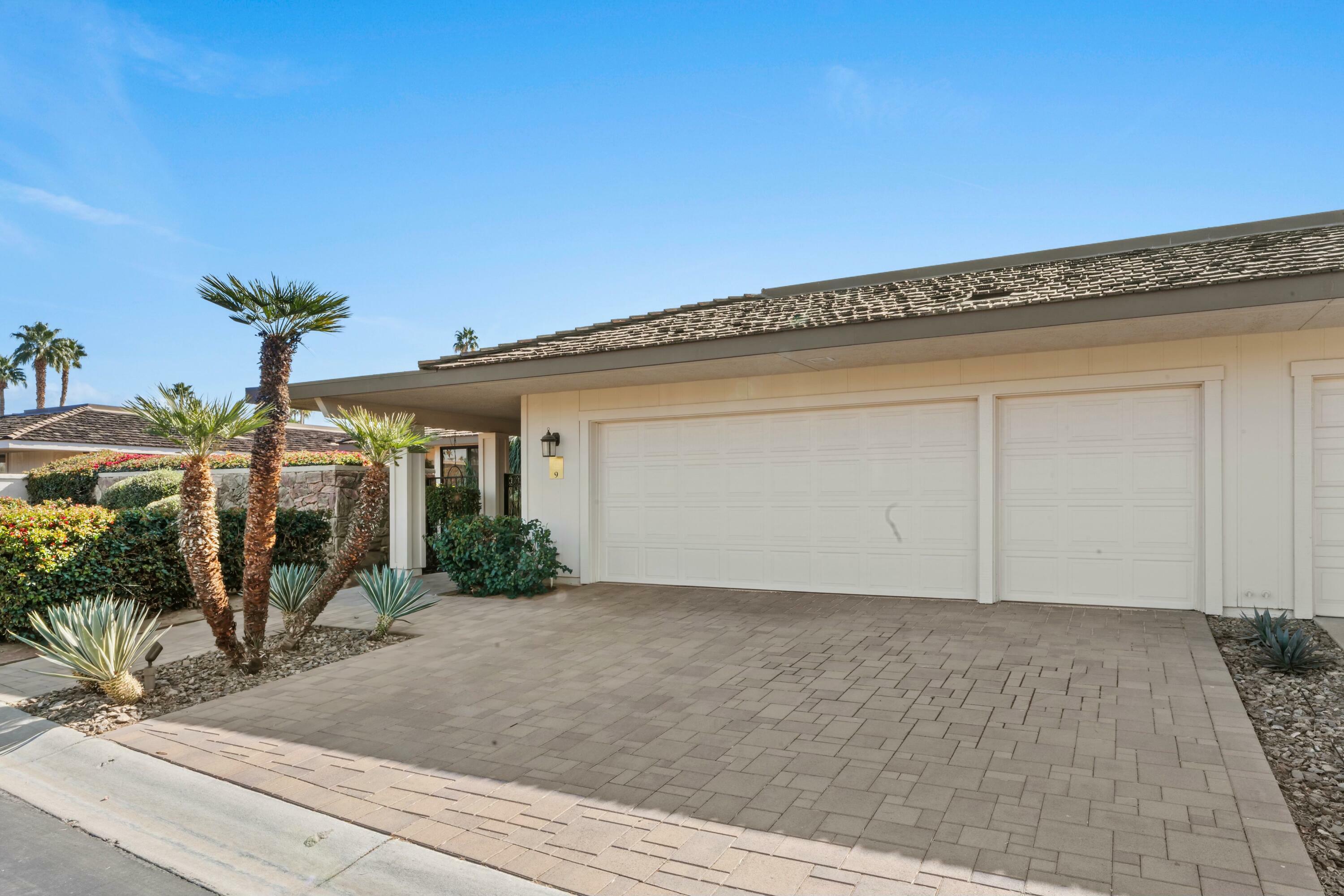 Property Photo:  9 Mount Holyoke Drive  CA 92270 