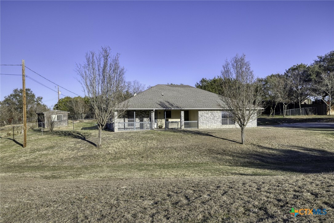 Property Photo:  167 County Road 4964  TX 76539 