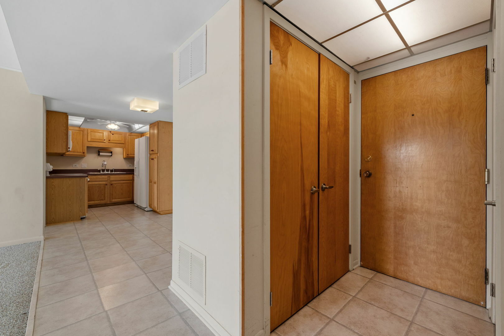 Property Photo:  5540 Walnut Avenue 13aa  IL 60515 