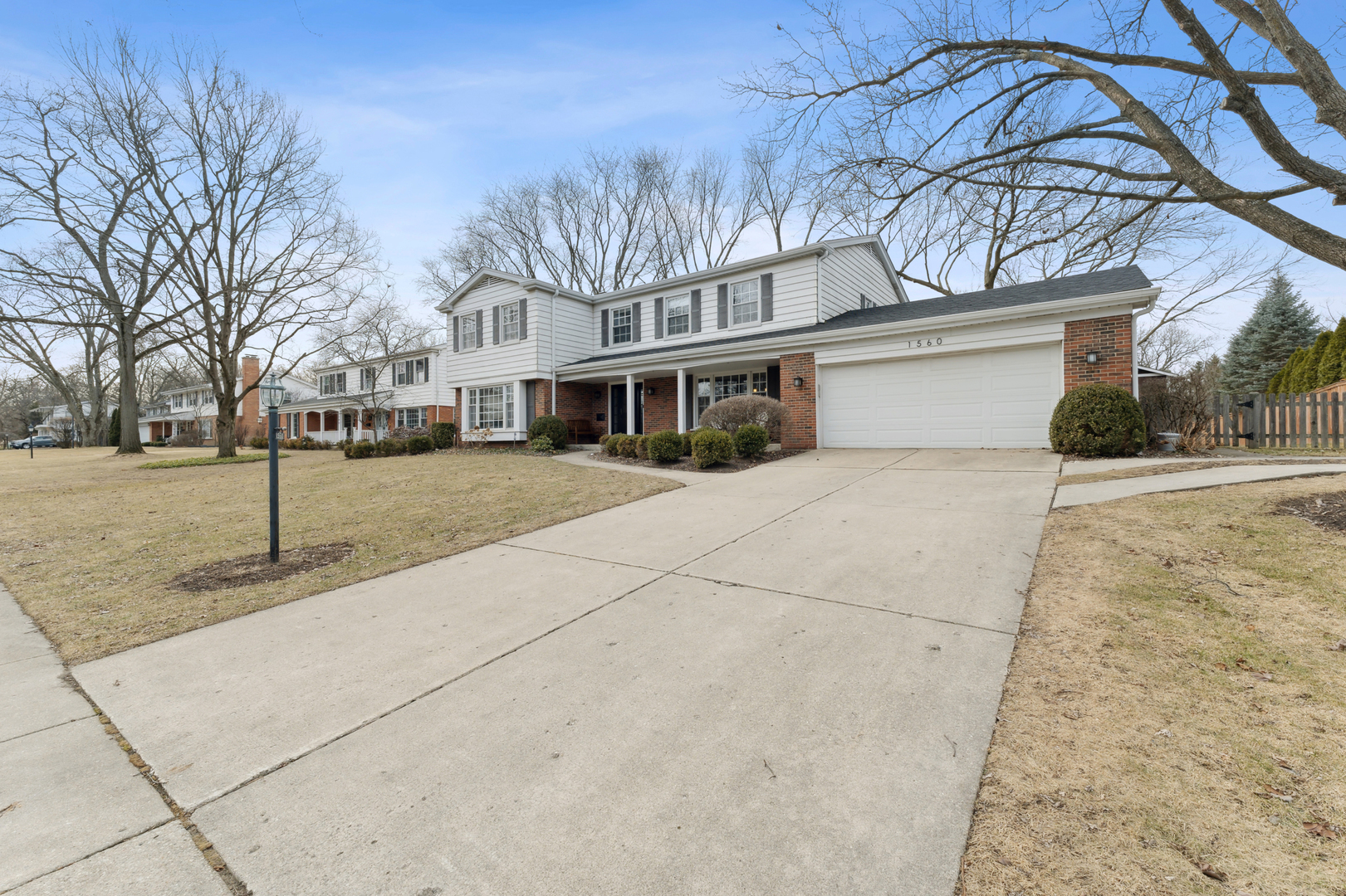 Property Photo:  1560 Wincanton Drive  IL 60015 