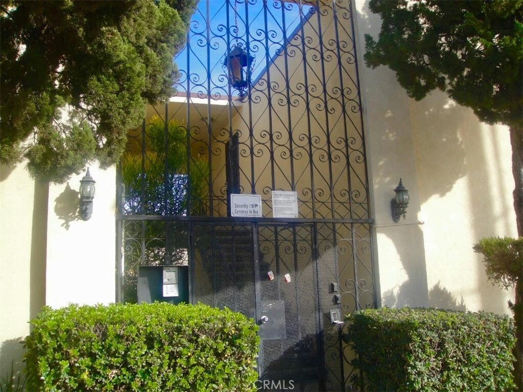 Property Photo:  7826 Laurel Canyon Boulevard 3  CA 91605 